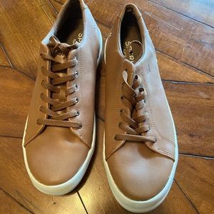 Men’s 10.5 brown leather Sperry’s